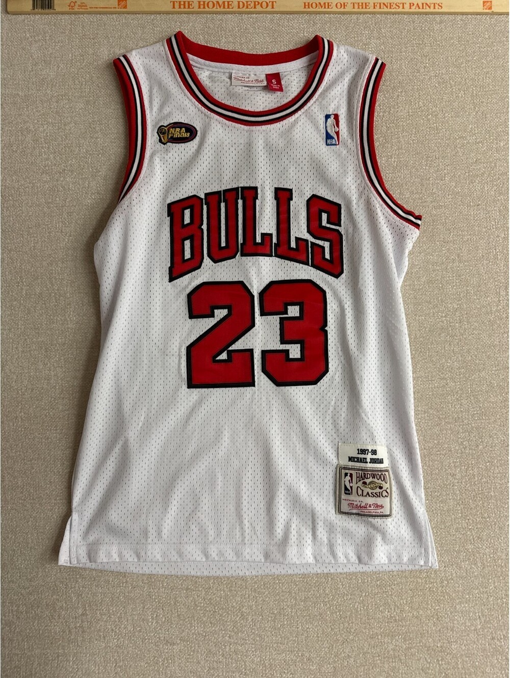 Mitchell & Ness Mens Small Michael Jordan 1997-98 Chicago Bulls Finals Jersey